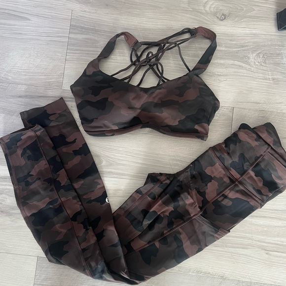 ***SOLD****** Lululemon FAST AND FREE TIGHT 25” Size 4 - Picture 7 of 7